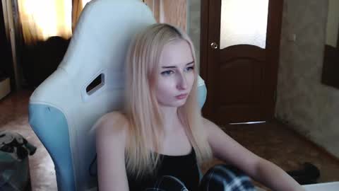 Cutti Crystal online show from 04/21/26, 01:42