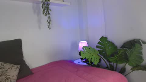 Snapshot of cuttie_blondie_dh chatting on 02/10/26, 11:36 Laura online show from 02/10/26, 11:36