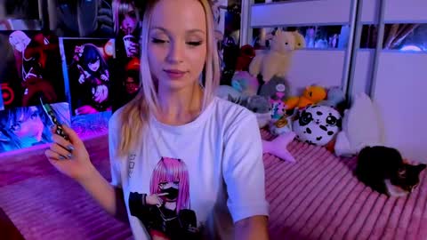 Nora online show from 01/11/25, 12:44