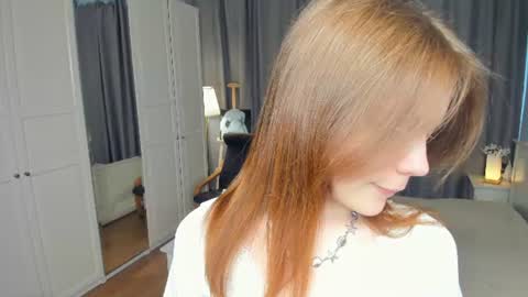Snapshot of cuty_petite chatting on 06/27/26, 11:37 Anne online show from 06/27/26, 11:37