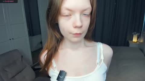Snapshot of cuty_petite chatting on 07/04/26, 05:35 Anne online show from 07/04/26, 05:35