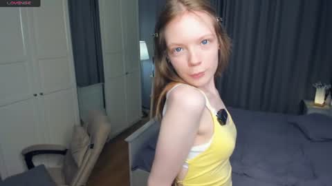 Snapshot of cuty_petite chatting on 07/23/26, 05:49 Anne online show from 07/23/26, 05:49