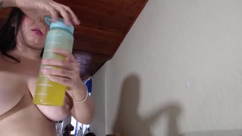 LIZETH online show from 10/21/25, 11:22