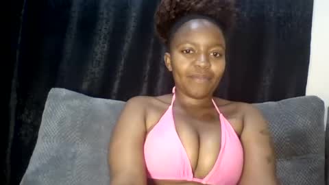 Snapshot of cuvy_babe chatting on 07/06/26, 07:38 cuvy_babe online show from 07/06/26, 07:38