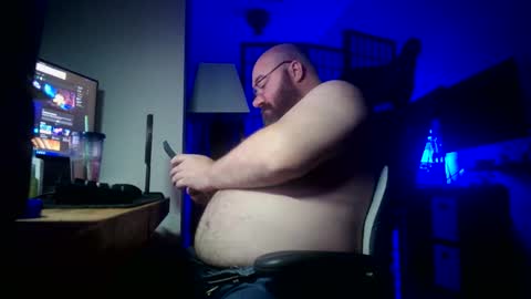 Snapshot of cwbyga chatting on 04/30/26, 05:25 Bubba Bull online show from 04/30/26, 05:25