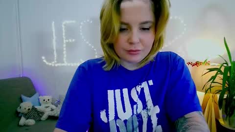 cyber_candy online show from 02/04/25, 10:24