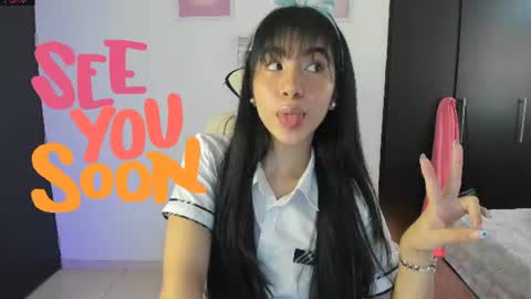 Snapshot of cyber_lizz chatting on 06/11/26, 12:32 Liz online show from 06/11/26, 12:32