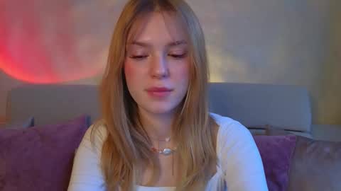 Im Emi streaming with my friend Reyna today online show from 03/17/26, 03:15