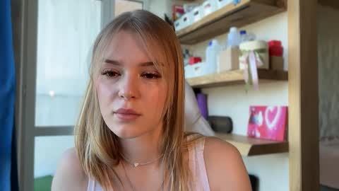 Snapshot of cyberl0ve_ chatting on 05/17/26, 01:18 Im Emi streaming with my friend Reyna today online show from 05/17/26, 01:18