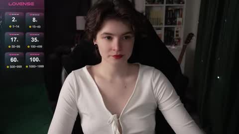 Helen Blossom online show from 11/08/25, 12:05