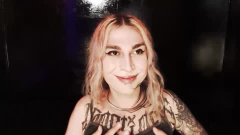 Nikki online show from 11/28/25, 11:51