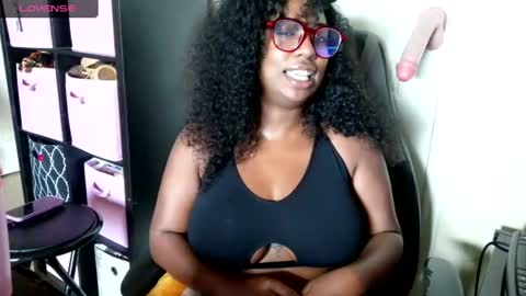 Snapshot of cyndylouwho chatting on 06/16/26, 04:53 Cyndy Lou Who online show from 06/16/26, 04:53