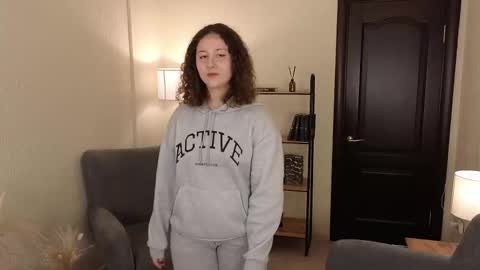 Lola online show from 10/12/25, 08:57