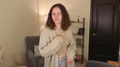 Lola online show from 10/17/25, 01:25