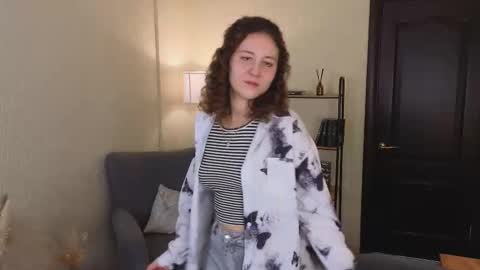 Lola online show from 10/20/25, 01:11