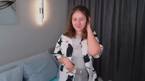 Lola online show from 10/21/25, 02:07