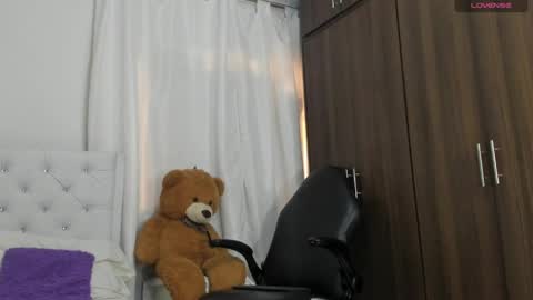 Snapshot of cyntia_wood chatting on 05/09/26, 01:16 cyntia online show from 05/09/26, 01:16