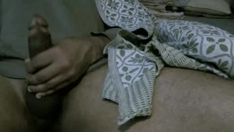 Snapshot of cyrus225 chatting on 12/03/25, 09:40 cyrus225 online show from 12/03/25, 09:40