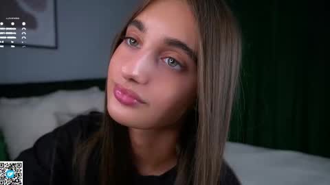 Isabella online show from 10/19/25, 12:55