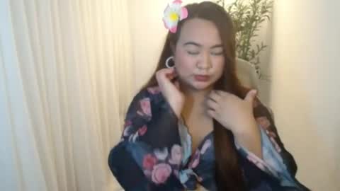 Snapshot of czarinna_ chatting on 07/08/26, 09:08 Czarinna online show from 07/08/26, 09:08