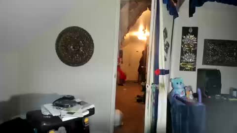 Snapshot of czechlove chatting on 10/19/25, 01:06 Andrew Thomas online show from 10/19/25, 01:06