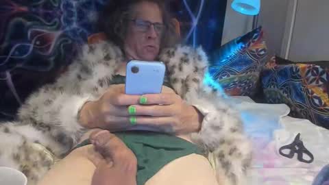 Snapshot of czechlove chatting on 11/13/25, 10:03 Andrew Thomas online show from 11/13/25, 10:03