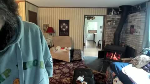 Snapshot of czechlove chatting on 11/27/25, 09:17 Andrew Thomas online show from 11/27/25, 09:17