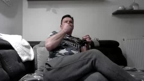 Snapshot of czerbis chatting on 01/19/25, 05:39 czerbis online show from 01/19/25, 05:39