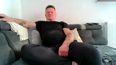 Snapshot of czerbis chatting on 02/02/25, 12:02 czerbis online show from 02/02/25, 12:02