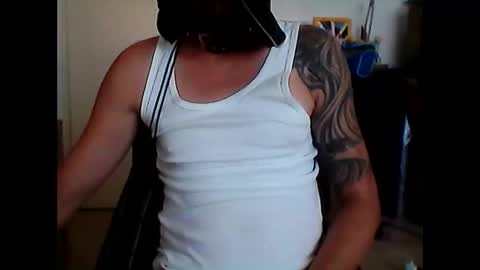 Snapshot of d3rh3ld chatting on 09/19/25, 09:00 d3rh3ld online show from 09/19/25, 09:00