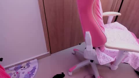 darling online show from 12/25/24, 07:57