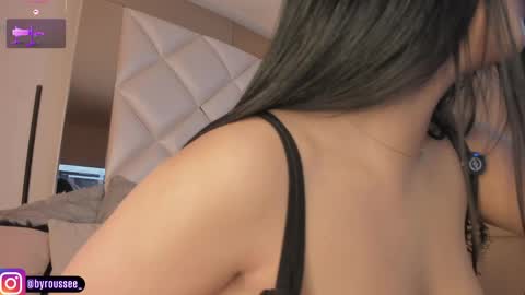 Snapshot of d_kimrouse_h chatting on 05/13/26, 04:21 Kim online show from 05/13/26, 04:21