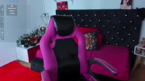 Mia  online show from 03/01/25, 02:34