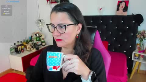 Mia  online show from 03/10/25, 12:37