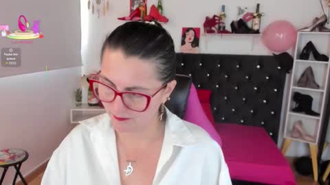 Mia  online show from 09/09/25, 12:05