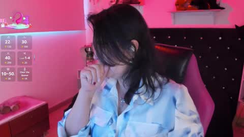 Mia  online show from 09/30/25, 12:21