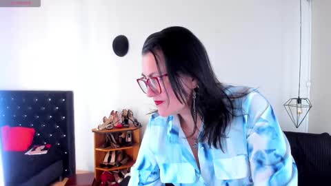 Mia  online show from 10/27/25, 01:26