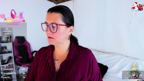 Mia  online show from 12/22/25, 11:07