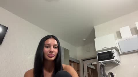 Snapshot of da_sheey chatting on 09/13/25, 07:02 Eva online show from 09/13/25, 07:02