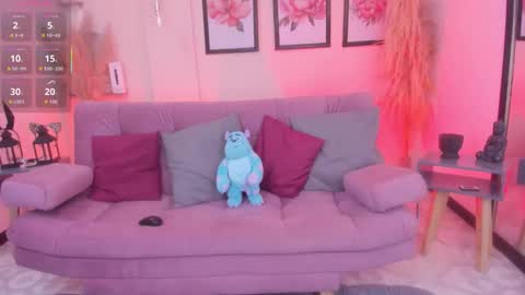 Daniela  online show from 11/12/25, 12:05