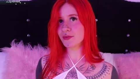 Snapshot of daarlene chatting on 02/06/25, 12:54 Darlene online show from 02/06/25, 12:54