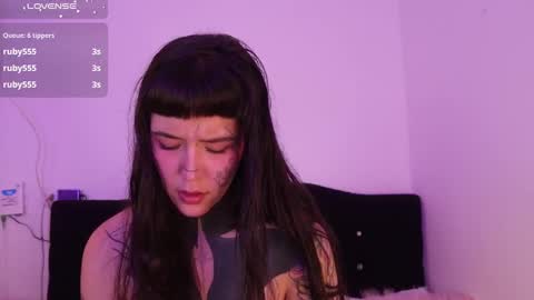 Snapshot of daarlene chatting on 02/14/25, 09:43 Darlene online show from 02/14/25, 09:43