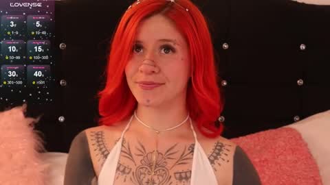 Snapshot of daarlene chatting on 03/01/25, 12:39 Darlene online show from 03/01/25, 12:39