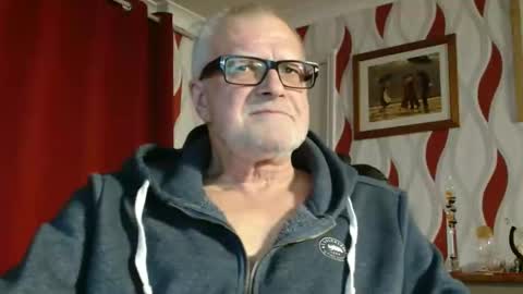 Brian ... online show from 11/17/25, 08:58