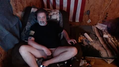 Snapshot of daddy38345 chatting on 02/17/25, 04:09 daddy38345 online show from 02/17/25, 04:09