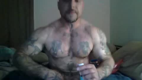 Snapshot of daddy640295 chatting on 06/13/26, 05:05 daddy640295 online show from 06/13/26, 05:05