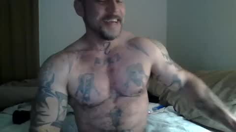 Snapshot of daddy640295 chatting on 06/14/26, 02:57 daddy640295 online show from 06/14/26, 02:57