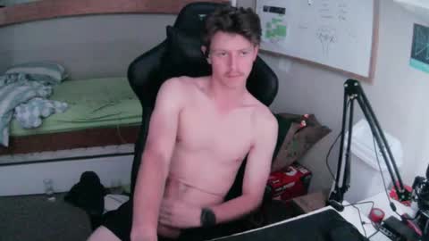 Snapshot of daddy__desires chatting on 04/10/26, 09:47 daddy__desires online show from 04/10/26, 09:47