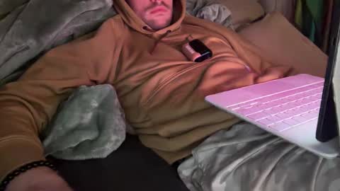 Leo online show from 10/26/25, 02:28