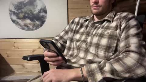 Leo online show from 11/25/25, 10:32